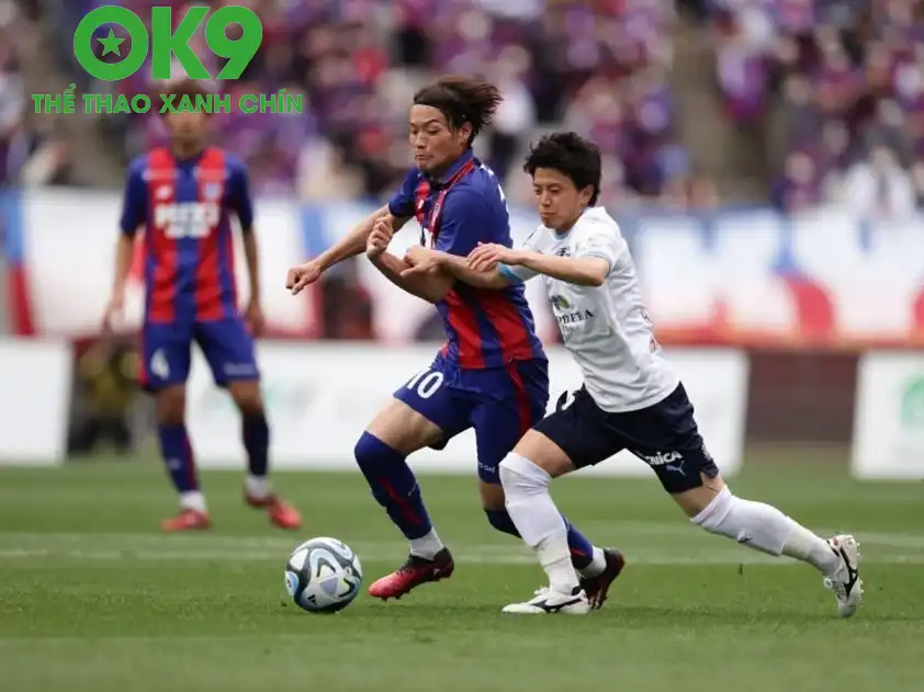 FC Tokyo và Yokohama FC là hai trong số nhiều đội bóng đang nằm trong nhóm nguy hiểm (Ảnh: J1 League)
